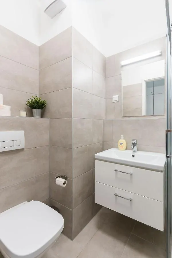 New Blue Danube Apartment With Balcony And Parking Βουδαπέστη Ουγγαρία
