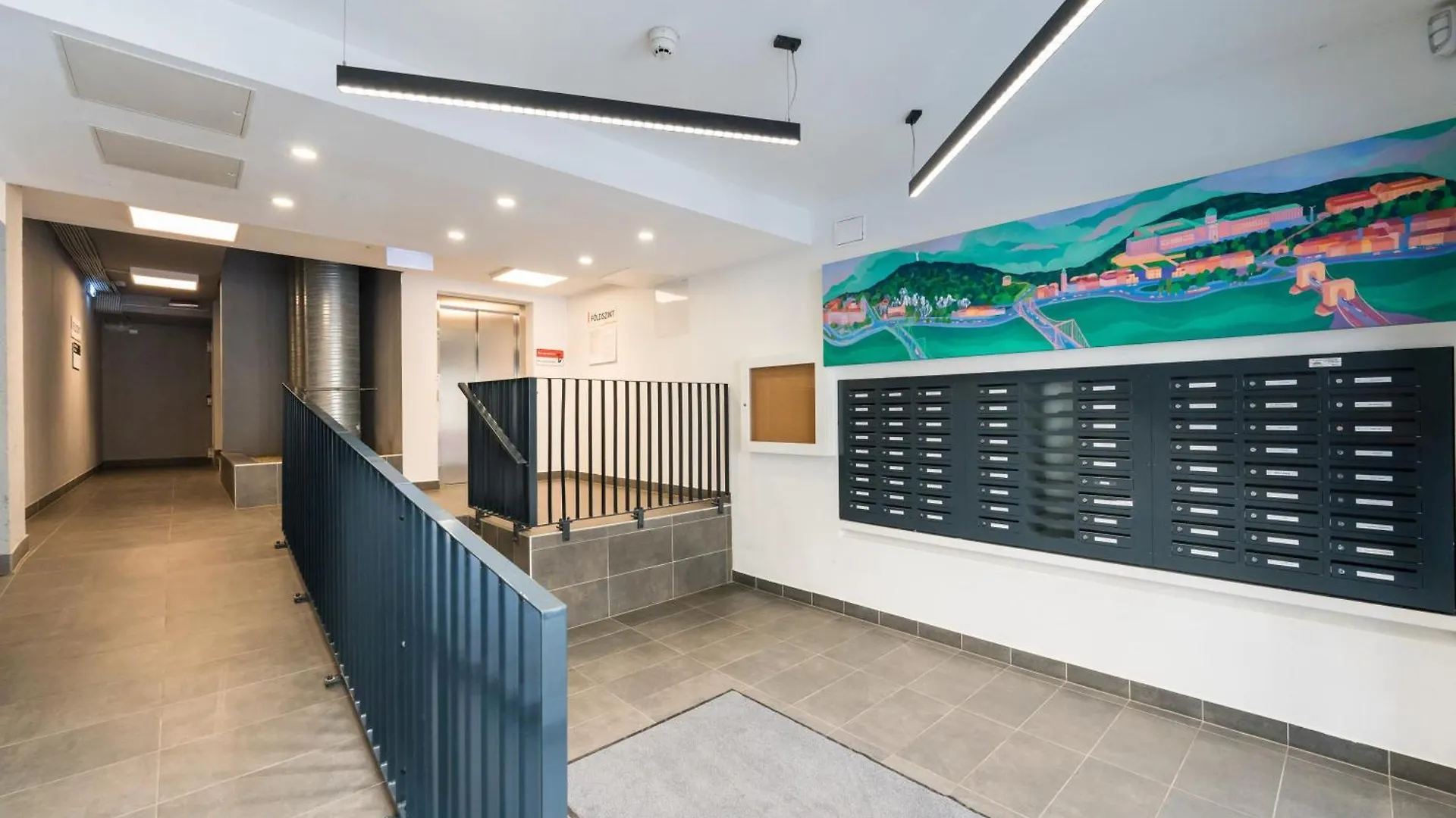 New Blue Danube Apartment With Balcony And Parking Βουδαπέστη