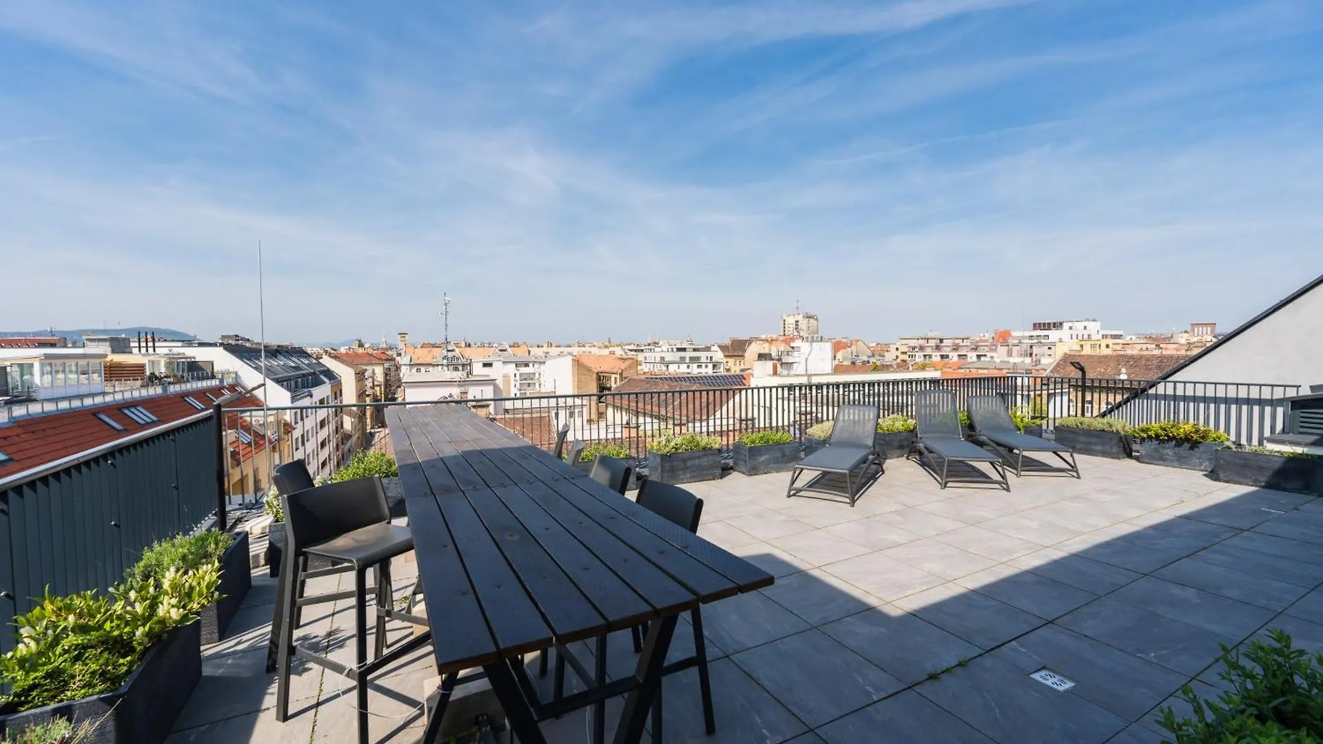 New Blue Danube Apartment With Balcony And Parking Budapest Hungary