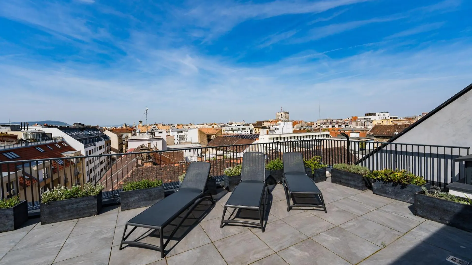 New Blue Danube Apartment With Balcony And Parking Budapest Hungary